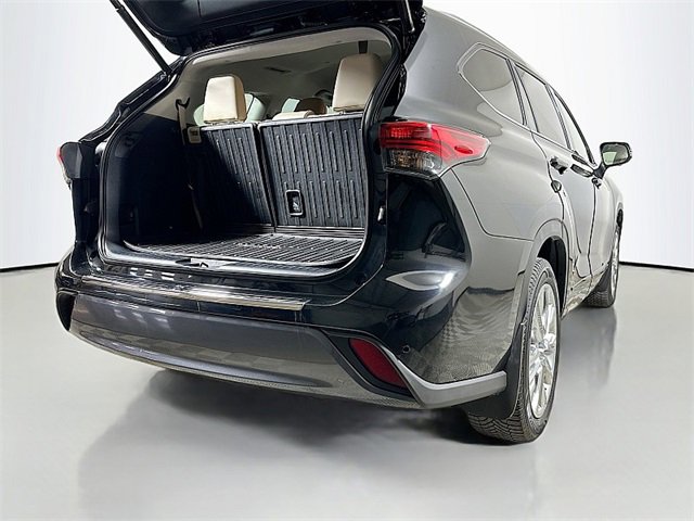 Used 2023 Toyota Highlander Limited image 27