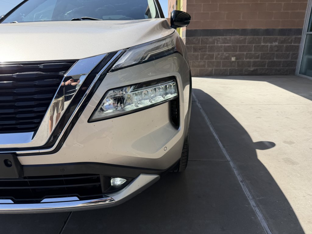 Used 2022 Nissan Rogue Platinum w/ Head-Up Display Package FWD image 11