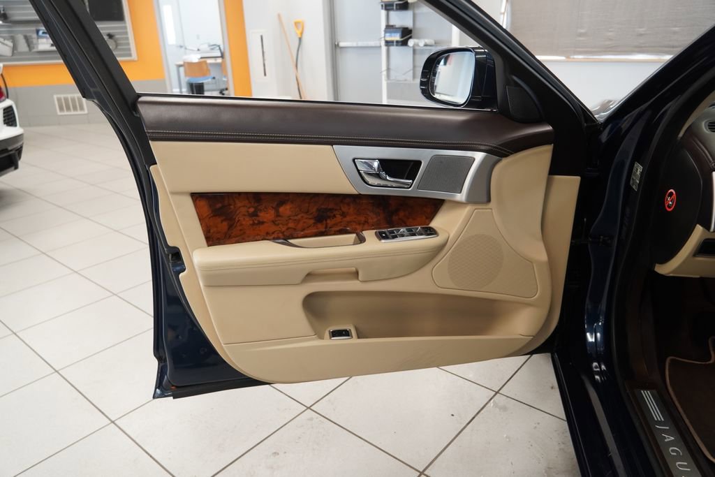 Used 2012 Jaguar XF Portfolio image 6