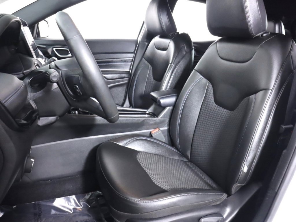 Used 2025 Jeep Compass Latitude w/ Altitude Special Edition AWD/4WD image 37