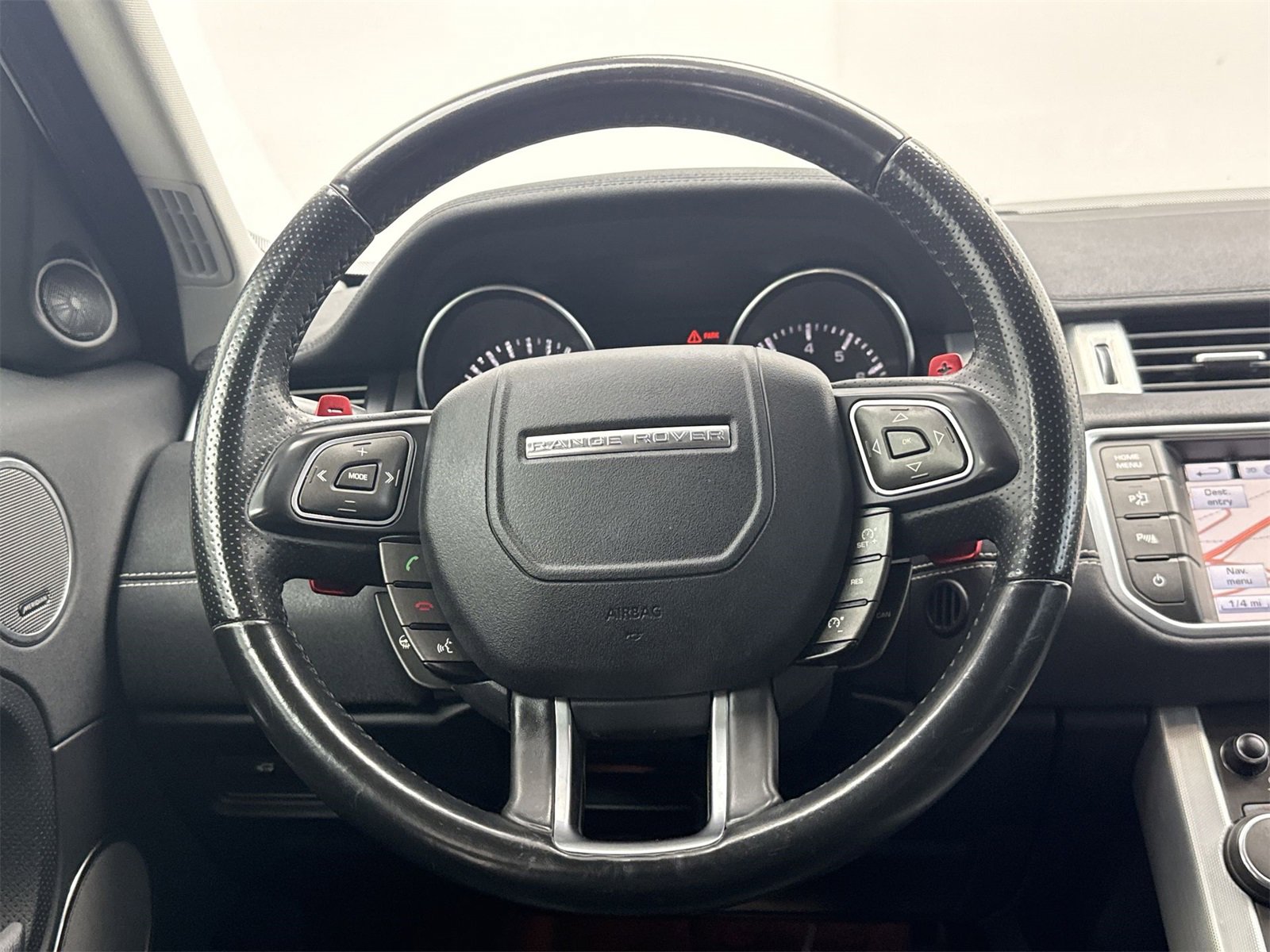 Used 2015 Land Rover Range Rover Evoque Dynamic image 14