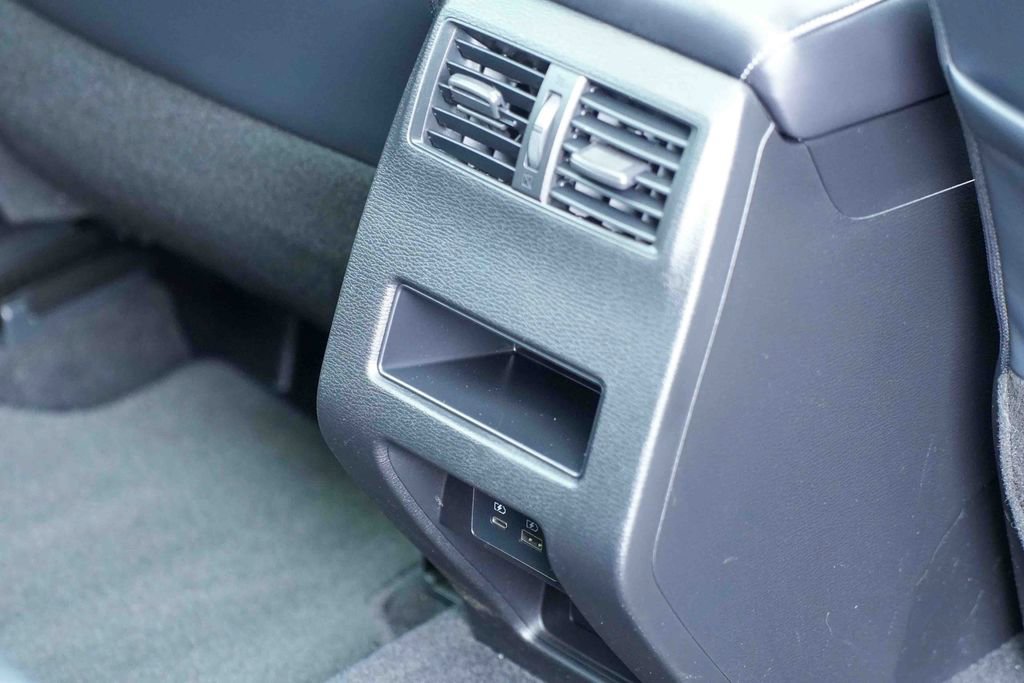 Used 2023 Mitsubishi Outlander SE image 23