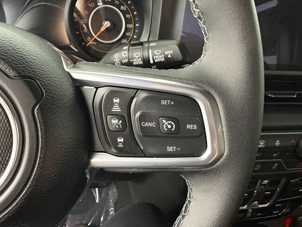 Used 2026 Jeep Wrangler Unlimited Sahara AWD/4WD image 20