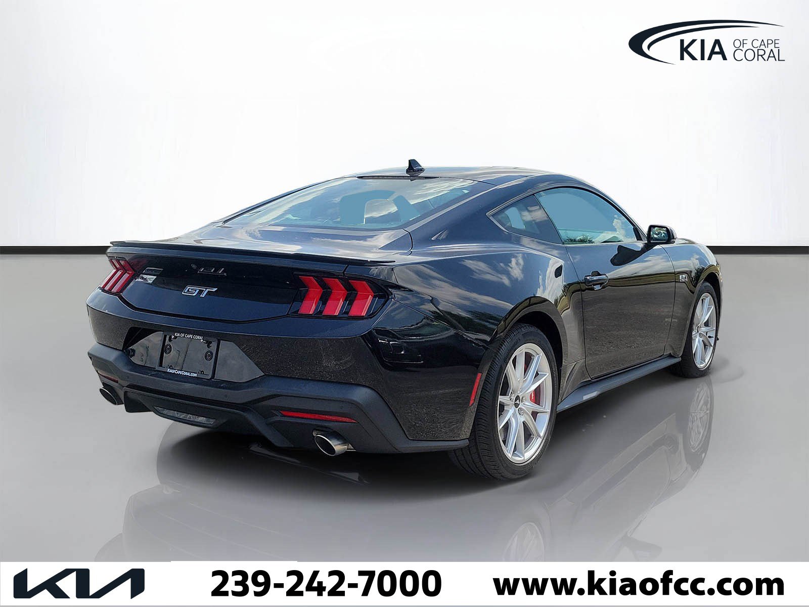 Used 2024 Ford Mustang GT Premium image 4