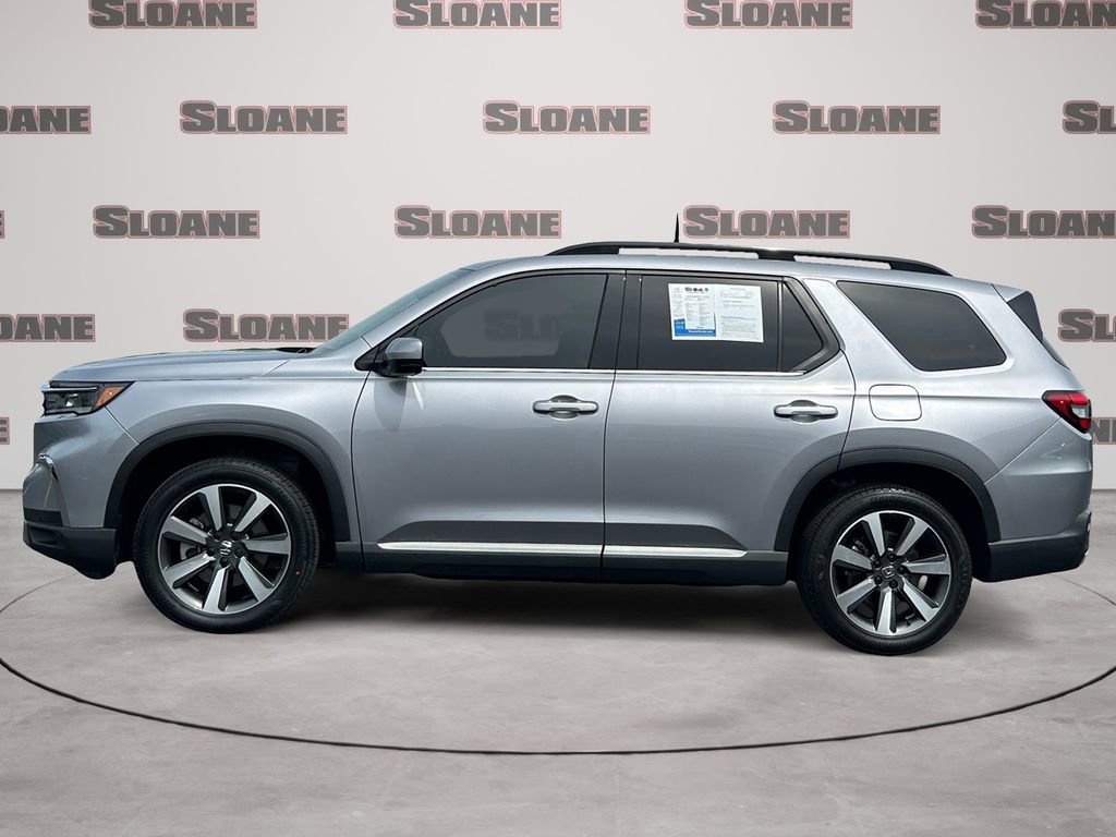 Used 2025 Honda Pilot Touring image 2