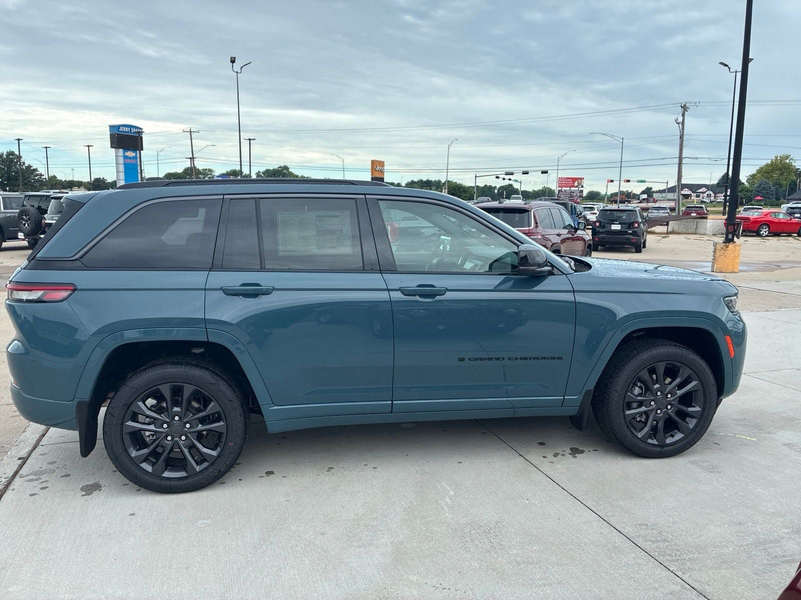 New 2026 Jeep Grand Cherokee Limited AWD/4WD image 8