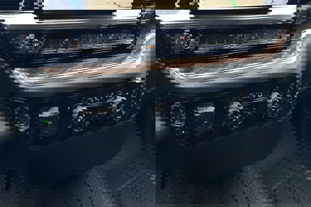 New 2025 Chevrolet Silverado 1500 LT w/ Protection Package image 20