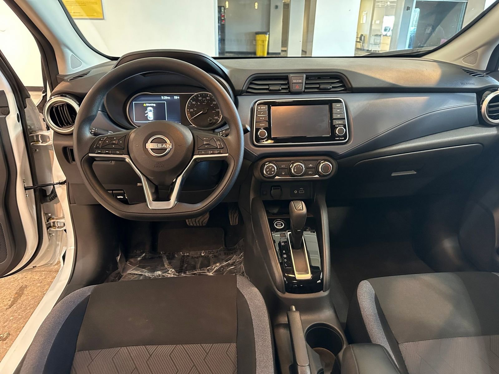 Used 2025 Nissan Versa SV image 33