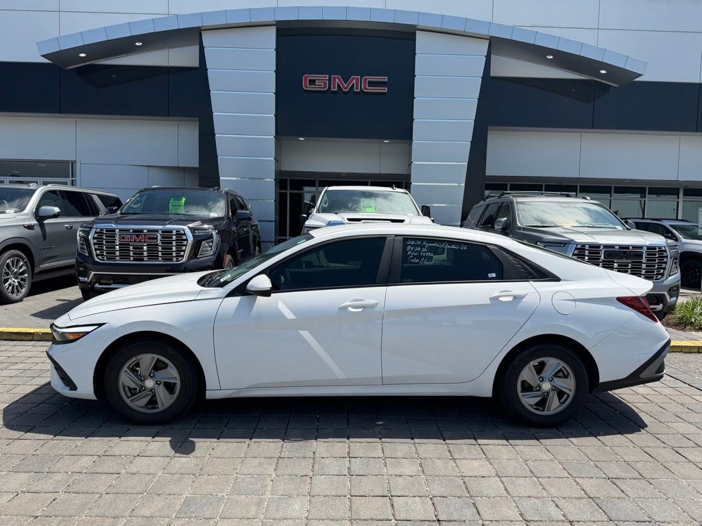 Used 2024 Hyundai Elantra SE