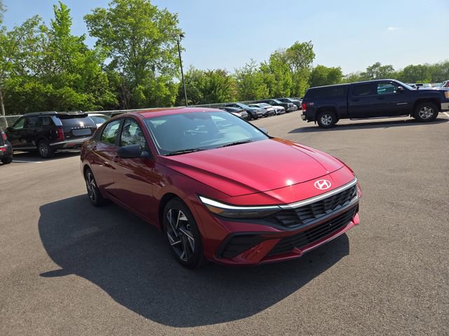 Certified 2025 Hyundai Elantra Sport FWD image 4