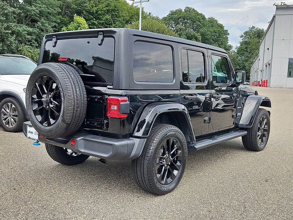 Used 2023 Jeep Wrangler Unlimited Sahara w/ Cold Weather Group AWD/4WD image 6