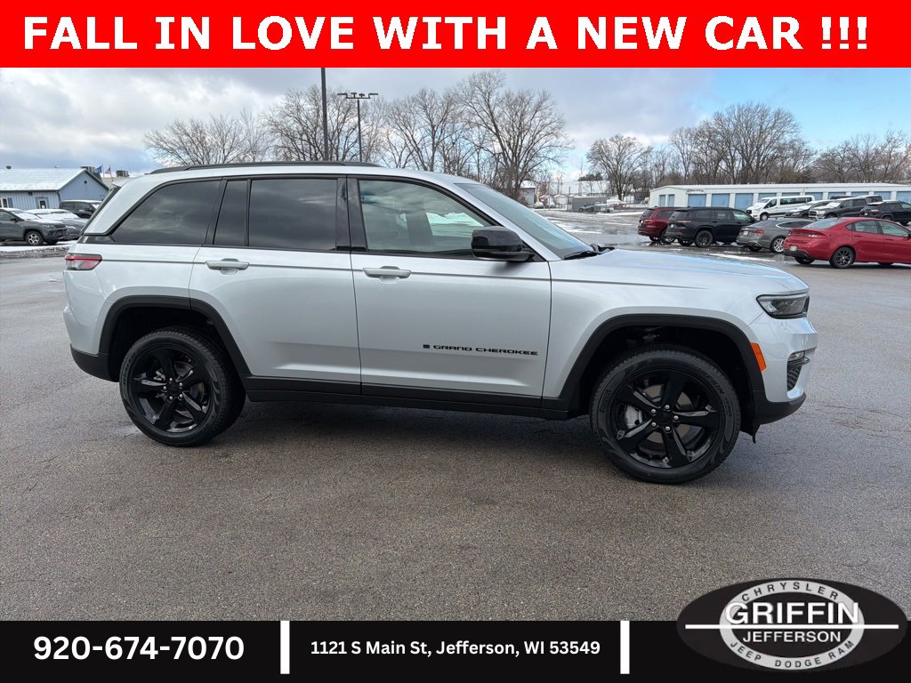 New 2025 Jeep Grand Cherokee Limited w/ Black Appearance Package image 7