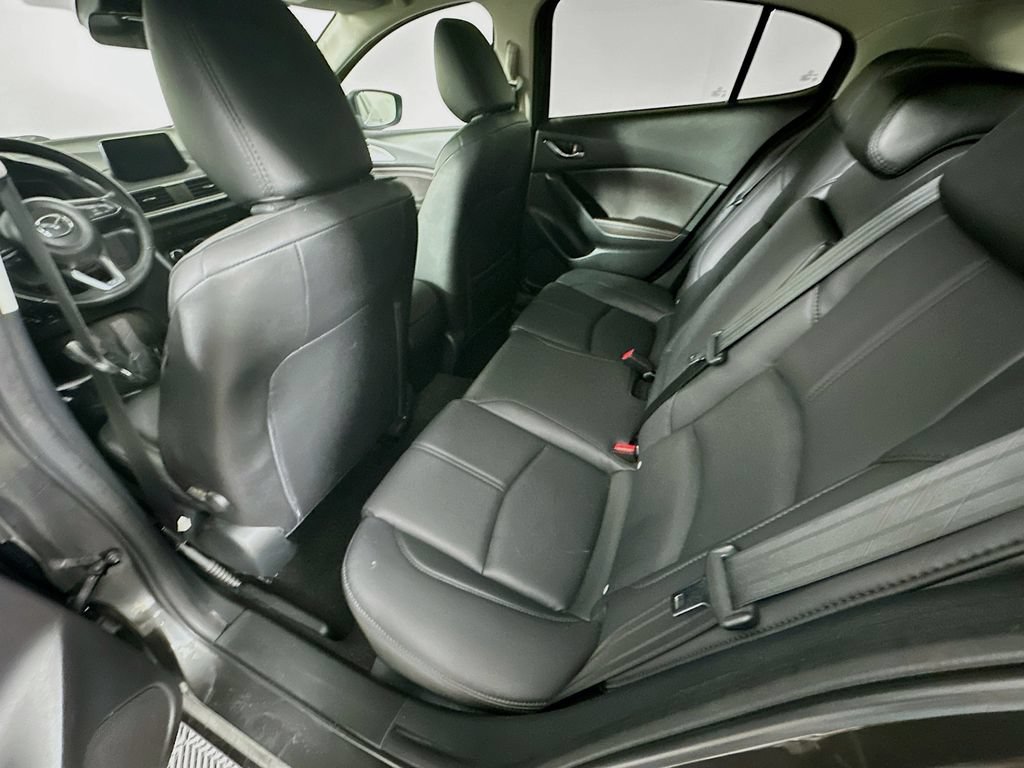 Used 2018 MAZDA MAZDA3 Touring FWD image 31