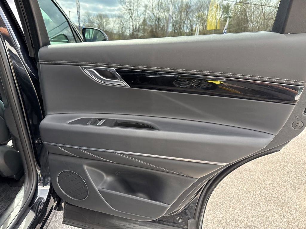 Used 2025 Genesis GV80 2.5T Standard image 26