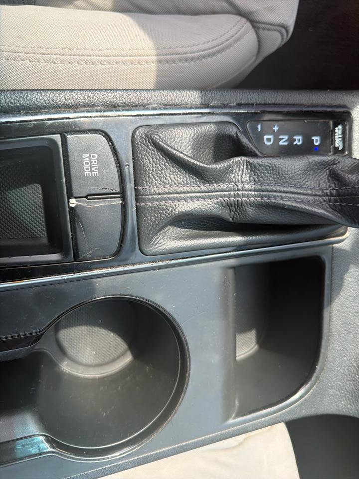 Used 2015 Hyundai Sonata SE w/ Option Group 09 FWD image 17
