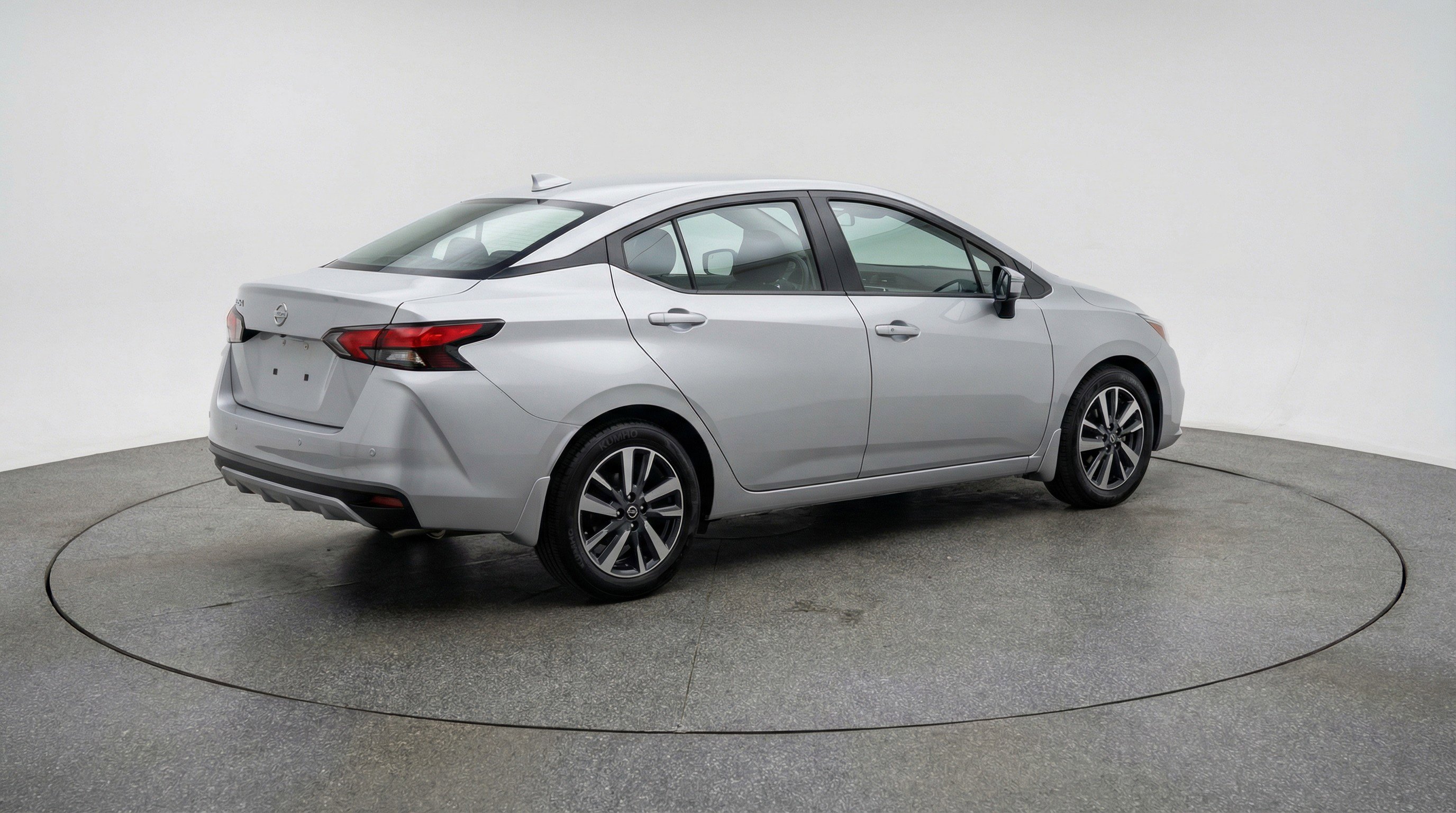 Used 2025 Nissan Versa SV FWD image 9