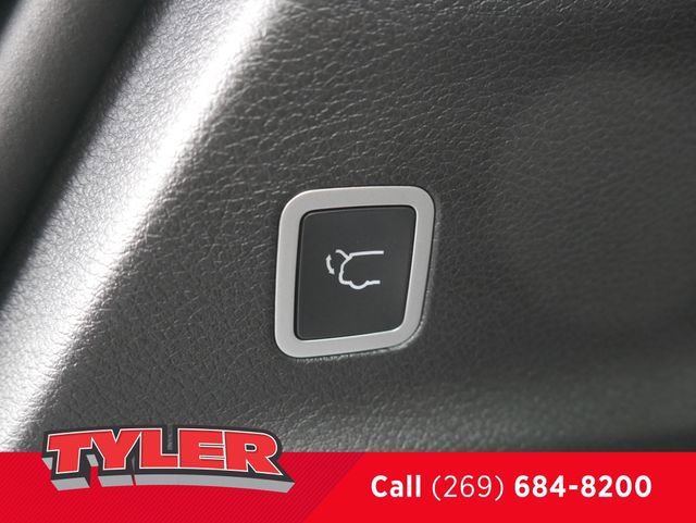 New 2026 Chrysler Pacifica Select AWD/4WD image 19