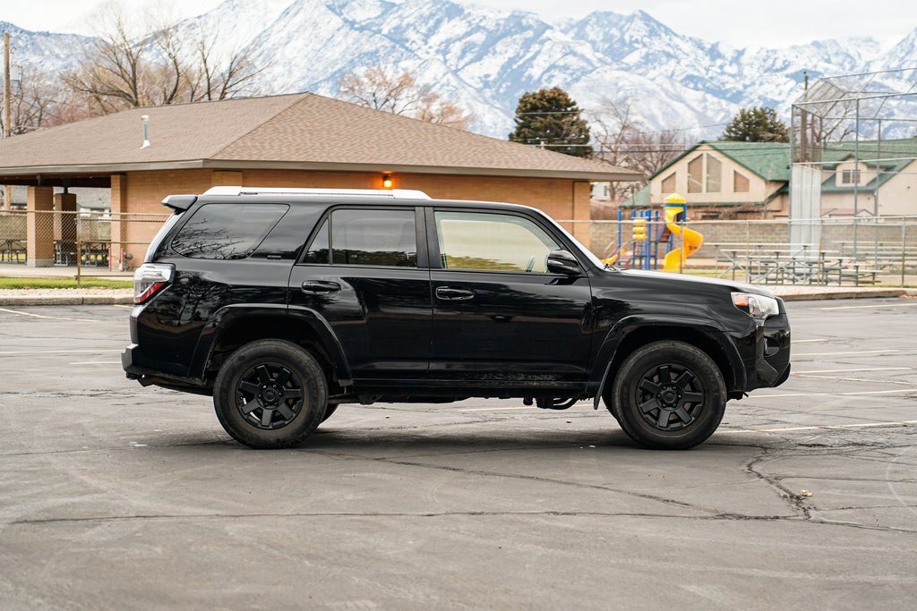 Used 2014 Toyota 4Runner SR5 image 4