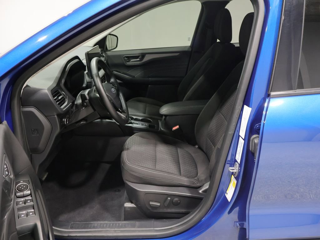 Used 2023 Ford Escape Active w/ Tech Pack #1 AWD/4WD image 10