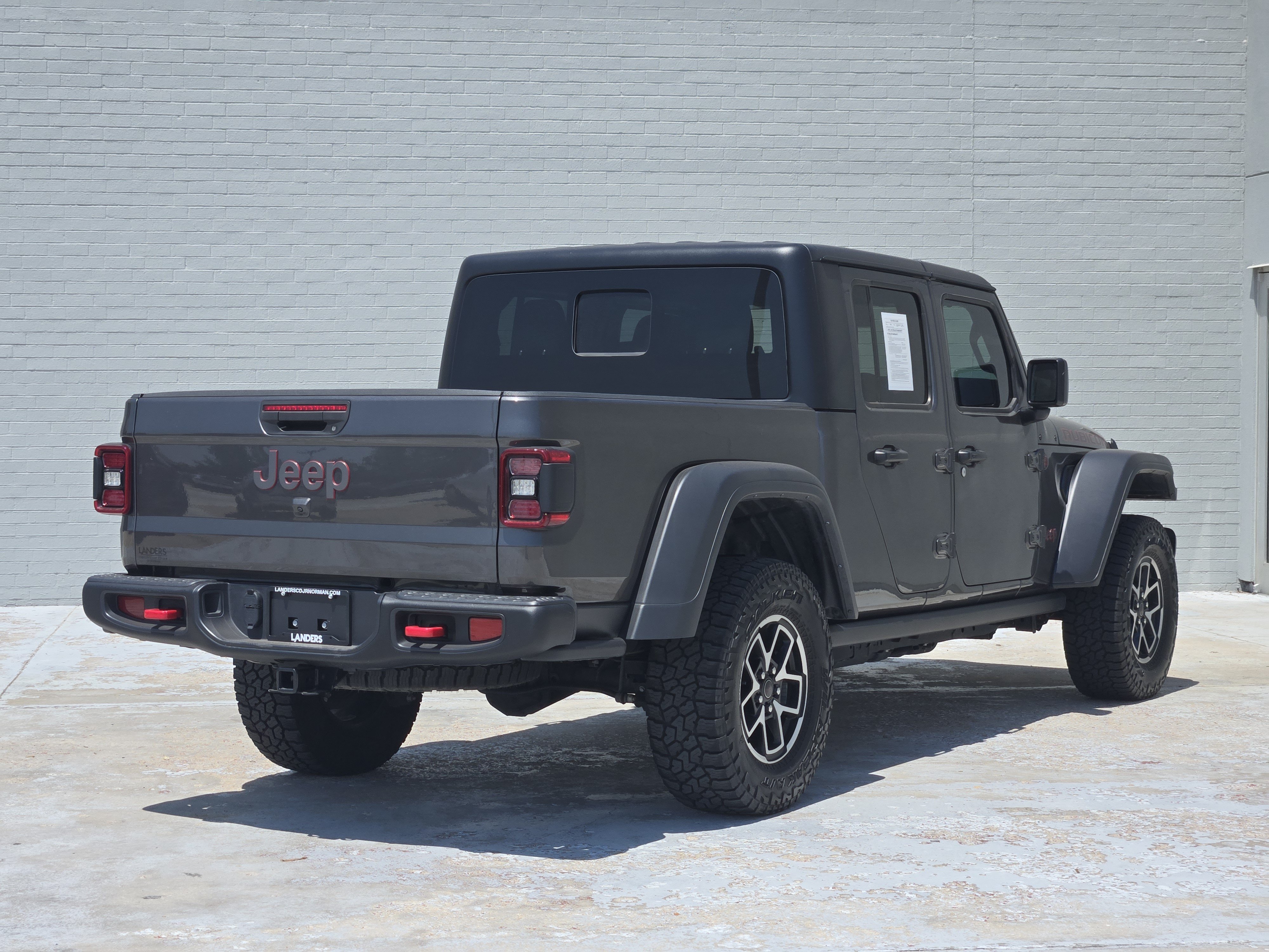 Used 2024 Jeep Gladiator Rubicon w/ Convenience Group AWD/4WD image 8