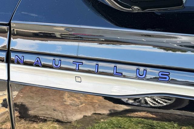 Used 2024 Lincoln Nautilus Premier w/ Equipment Group 102A image 9