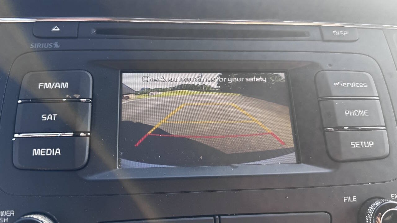 Used 2016 Kia Sedona LX w/ Option Group 020 FWD image 19
