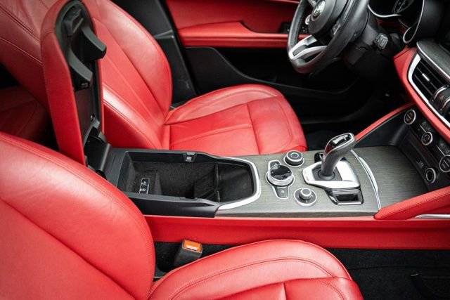 Used 2021 Alfa Romeo Stelvio Ti w/ Premium Package image 22