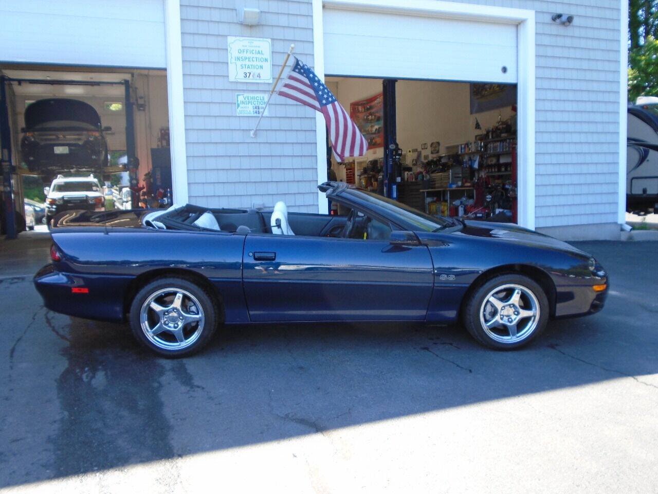 Used 1999 Chevrolet Camaro Z28 w/ SS Performance/Appearance Pkg RWD image 8