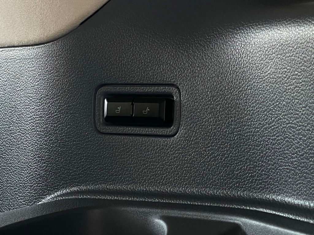 Used 2021 Lincoln Navigator Black Label w/ Cargo Convenience Package image 36