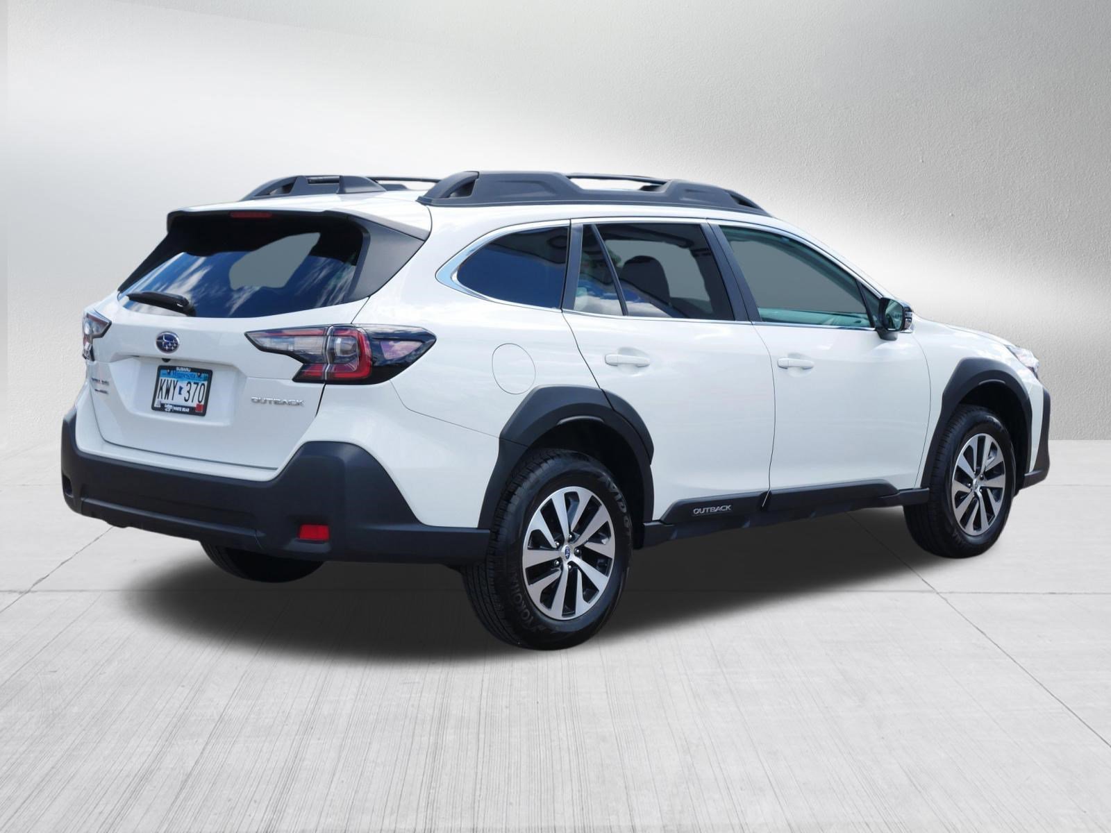 Used 2024 Subaru Outback Premium AWD/4WD image 7