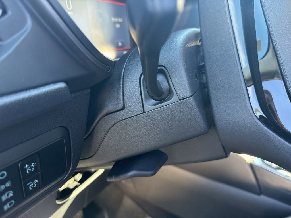 Used 2025 Ford Escape SE image 57