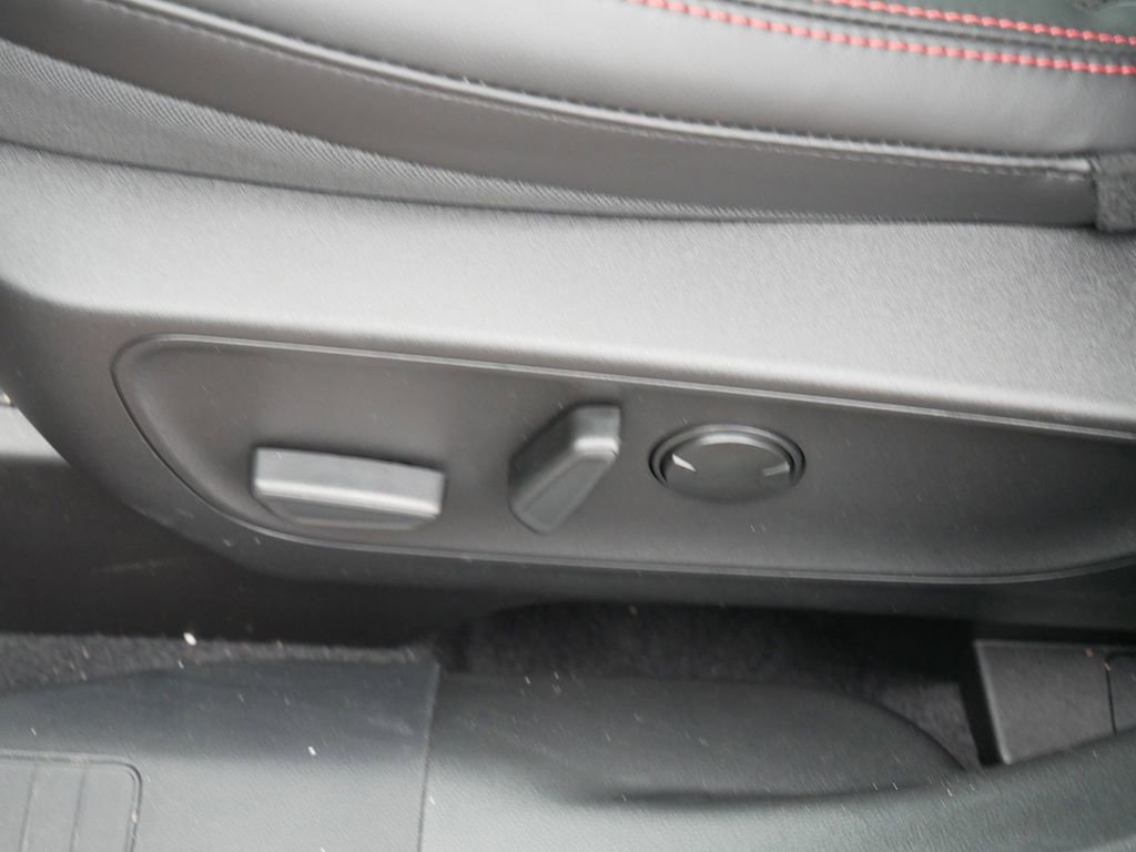 New 2026 Ford Escape ST-Line Select w/ Tech Pack #2 AWD/4WD image 18