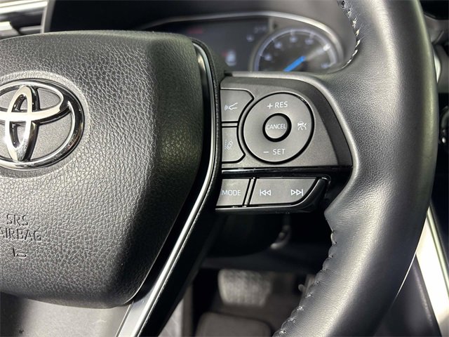 Used 2022 Toyota Venza XLE image 18