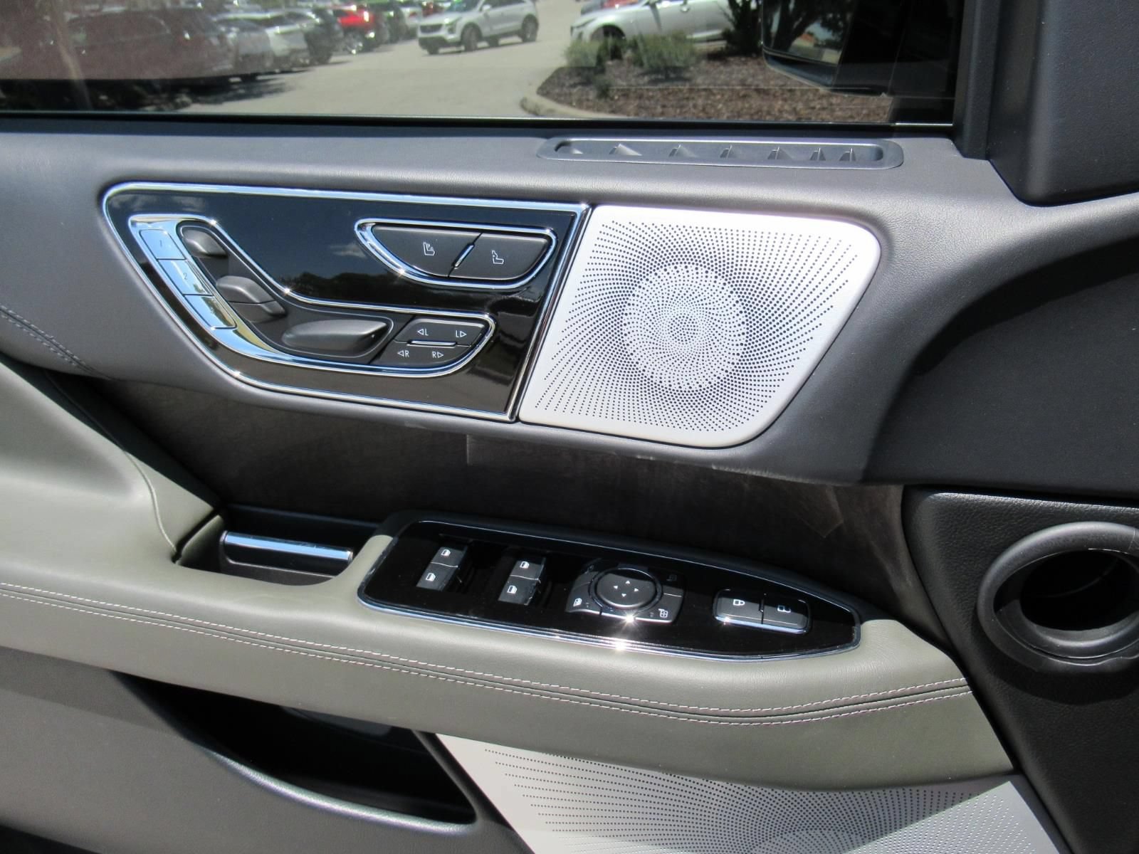 Used 2023 Lincoln Navigator L Black Label AWD/4WD image 21