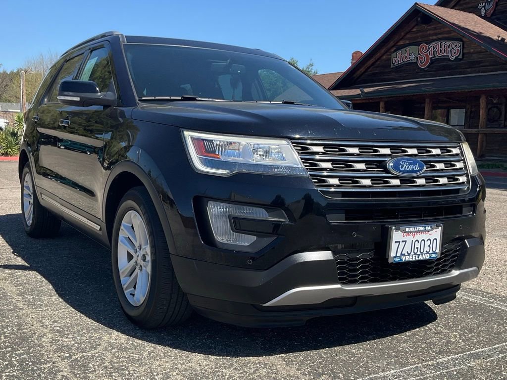 Used 2017 Ford Explorer XLT w/ Equipment Group 202A image 50