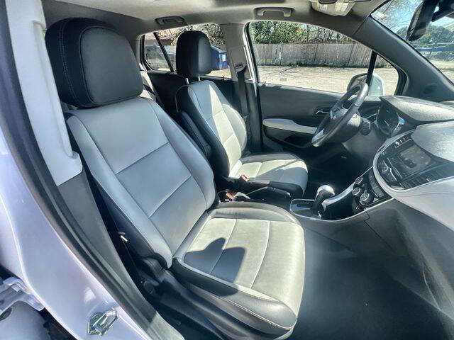 Used 2018 Chevrolet Trax Premier w/ LPO, Protection Package AWD/4WD image 27