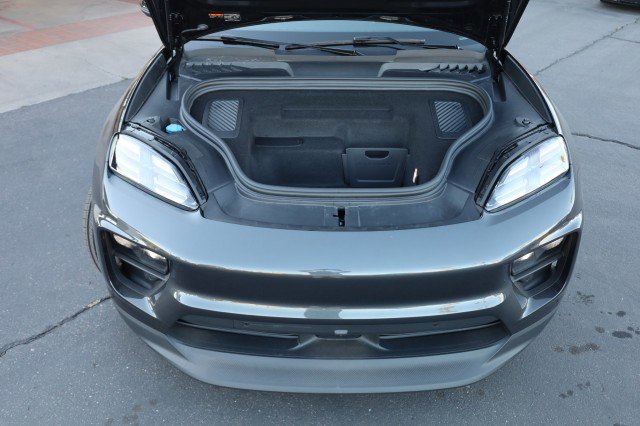 Used 2025 Porsche Macan 4 Electric AWD/4WD image 54