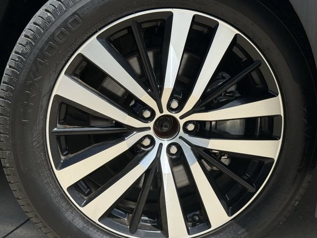 Used 2023 Nissan Pathfinder Platinum w/ Cargo Package AWD/4WD image 9