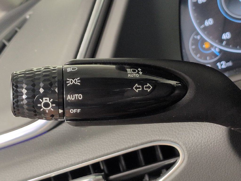 Used 2023 Hyundai Sonata Limited w/ Preferred Accessory Package FWD image 38