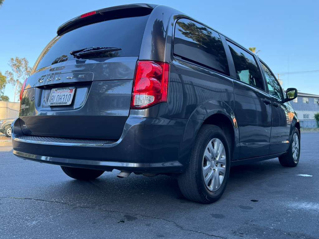 Used 2019 Dodge Grand Caravan SE FWD image 15