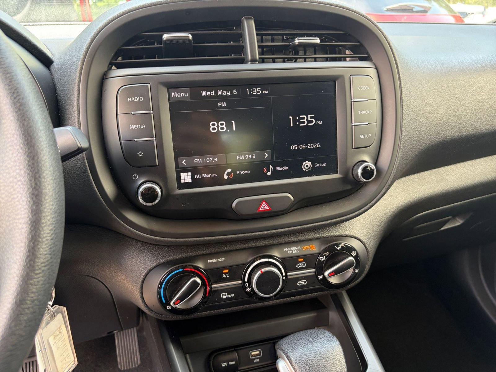 Used 2025 Kia Soul LX w/ LX Technology Package FWD image 20