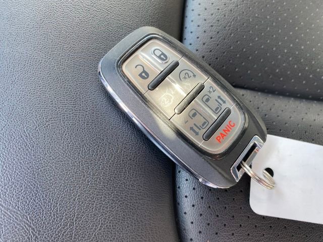 Used 2024 Chrysler Pacifica Touring-L image 24