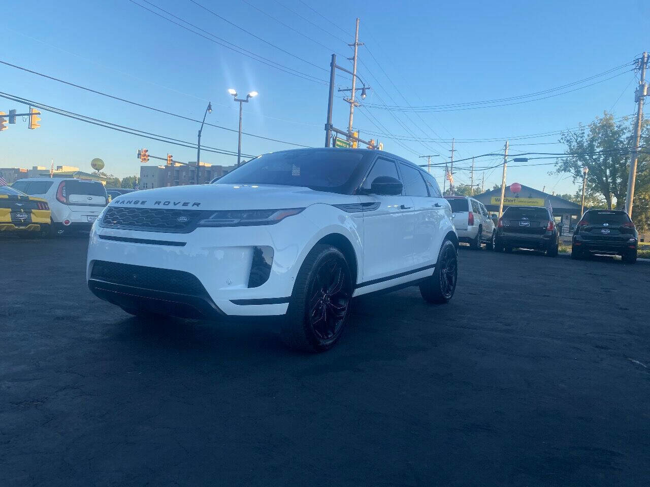 Used 2021 Land Rover Range Rover Evoque SE image 2