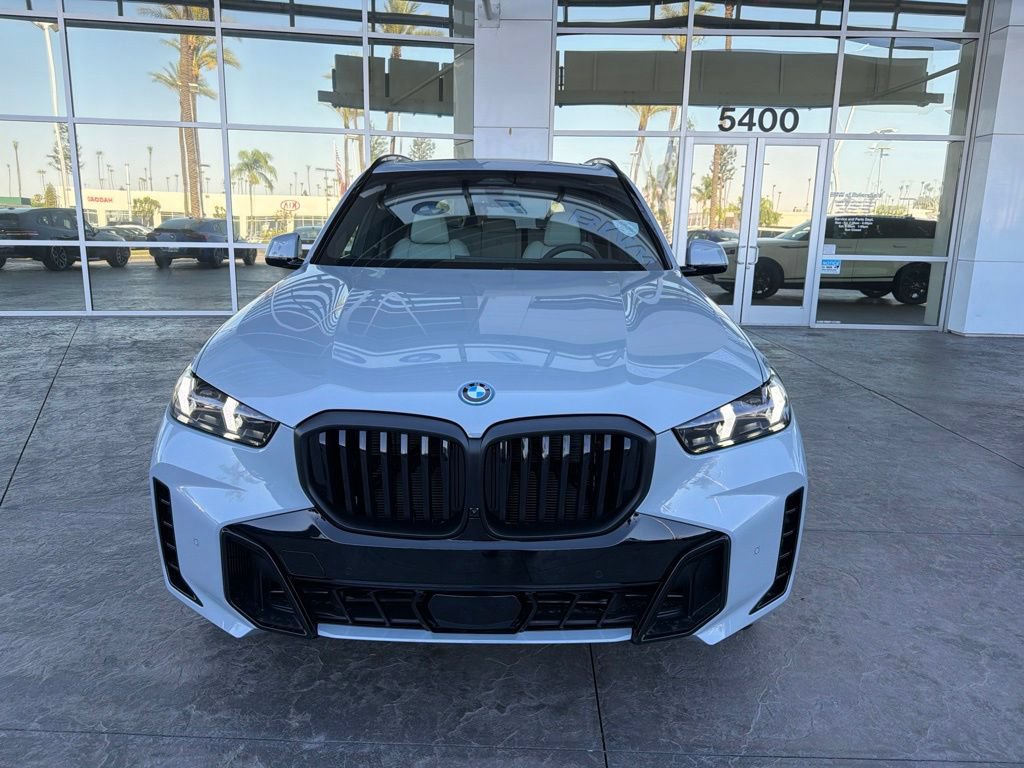 New 2026 BMW X5 xDrive50e w/ M Sport Package AWD/4WD image 2