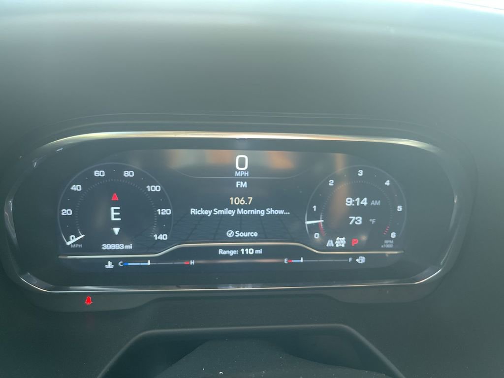 Used 2024 GMC Yukon SLT w/ SLT Luxury Package image 12