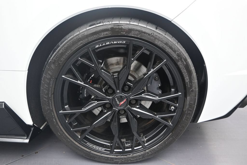 Used 2025 Chevrolet Corvette Stingray Preferred Conv w/ Z51 Performance Package RWD image 10