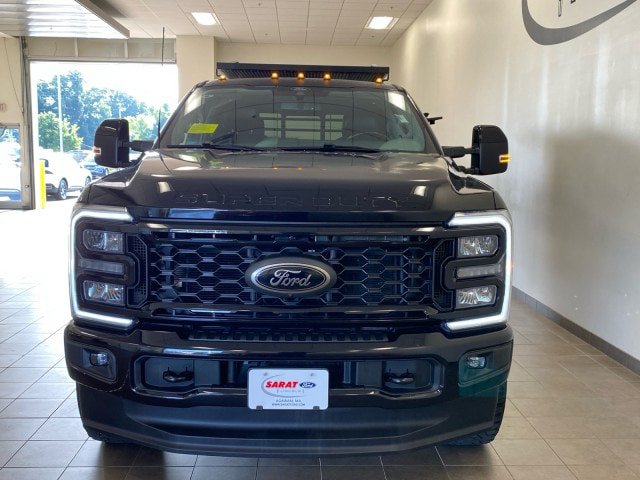 Used 2025 Ford F350 Lariat w/ Black Appearance Package AWD/4WD image 3