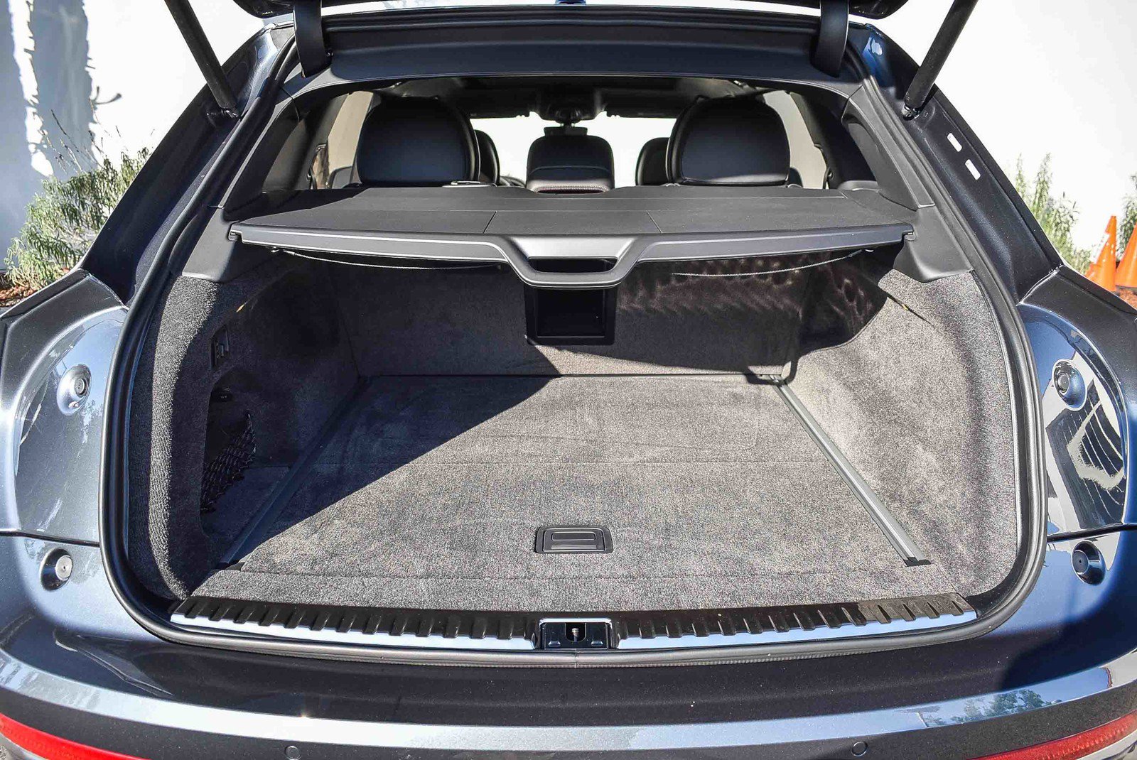 Used 2025 Bentley Bentayga Extended Wheelbase image 29