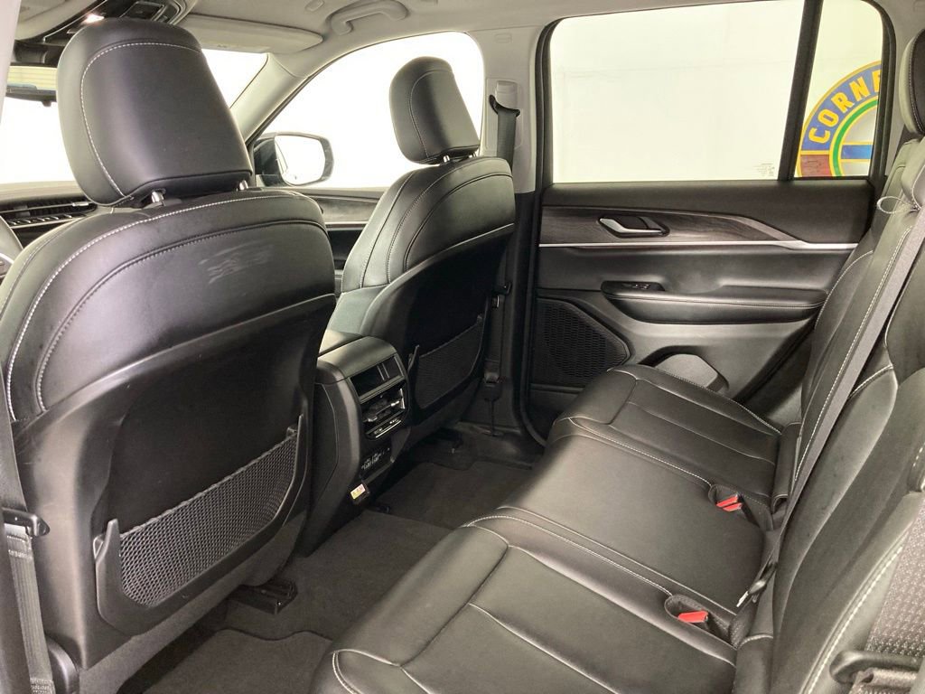 Used 2023 Jeep Grand Cherokee Limited image 17