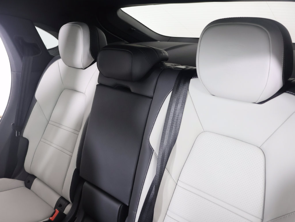 Certified 2026 Porsche Cayenne S AWD/4WD image 11